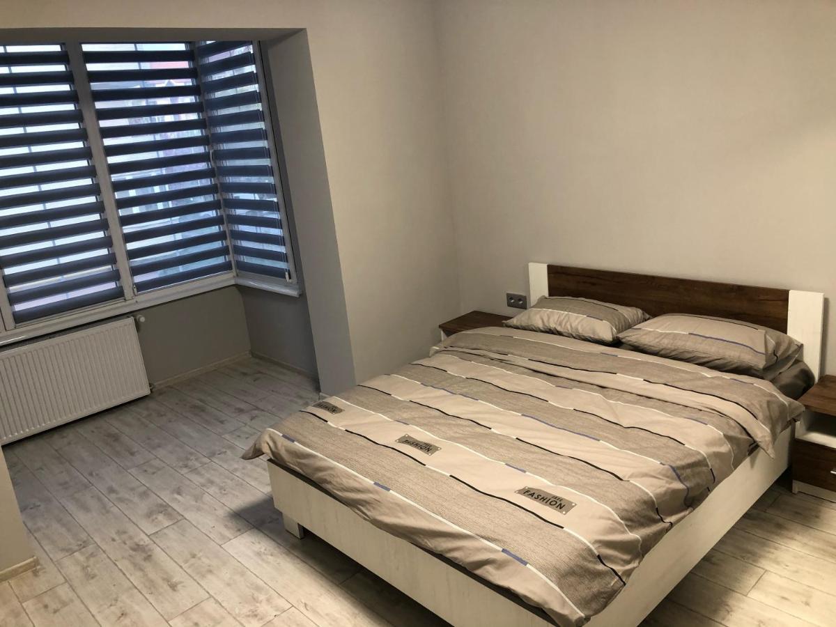 Gil Apartments, Volodimirskaja 90.246 - Majetok Bozdosh Uschhorod Exterior foto